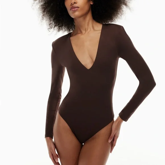 Aritzia (NWT) Babaton Contour V-Neck Longsleeve Bodsuit Corsa Red - Picture 3 of 3